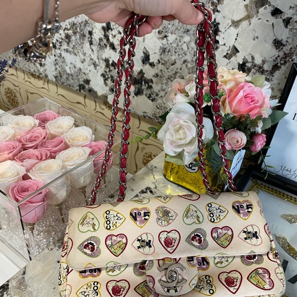 Chanel - Picture 2 of 7